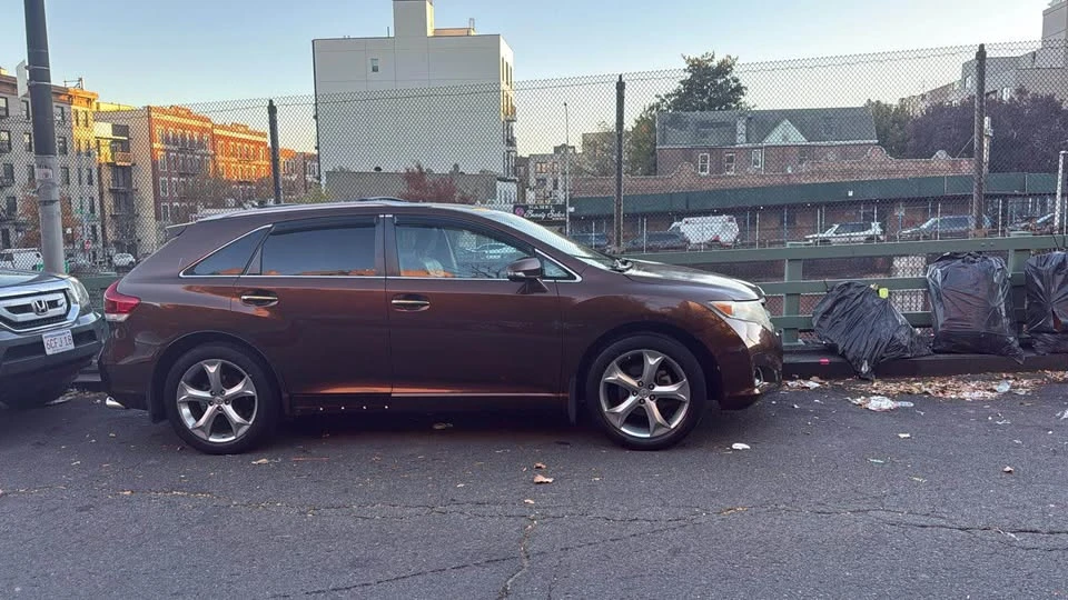 2014 Toyota Venza - Image 11 of 12