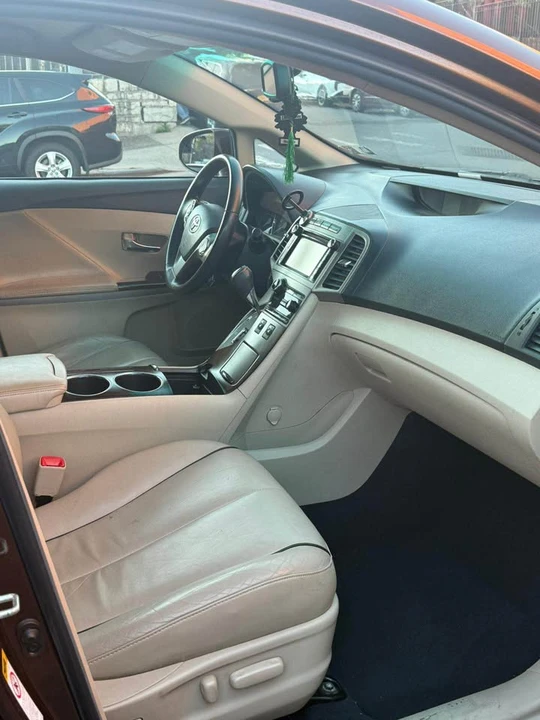 2014 Toyota Venza - Image 6 of 12