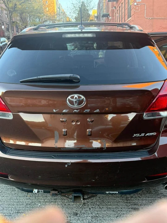 2014 Toyota Venza - Image 2 of 12