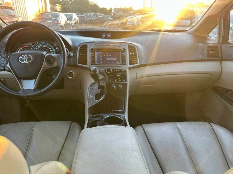 2014 Toyota Venza - Image 10 of 11