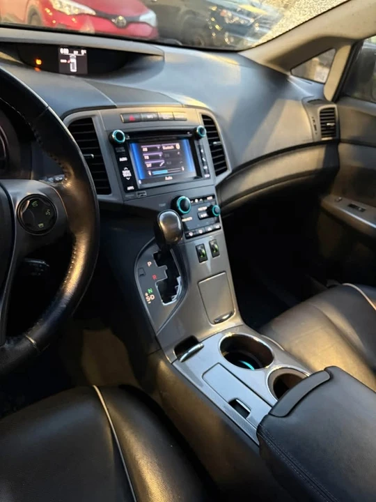 2014 Toyota Venza - Image 13 of 17