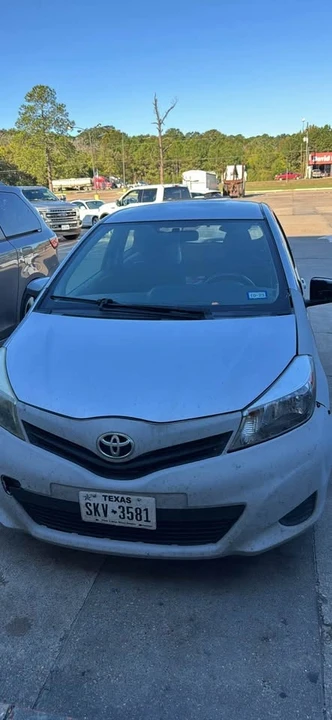 2014 Toyota Yaris - Image 2 of 9