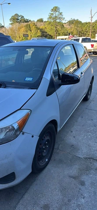 2014 Toyota Yaris - Image 3 of 9