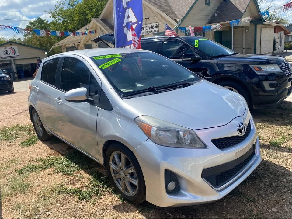 2014 Toyota Yaris - Image 3 of 8