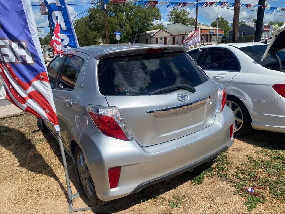 2014 Toyota Yaris - Image 4 of 8