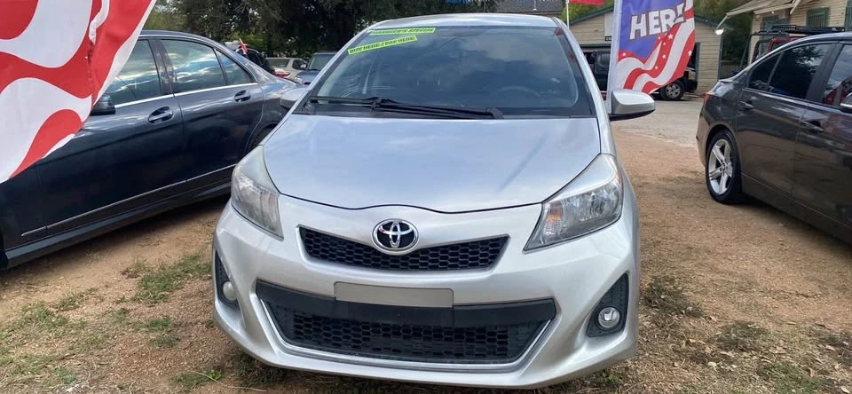 2014 Toyota Yaris - Image 2 of 7