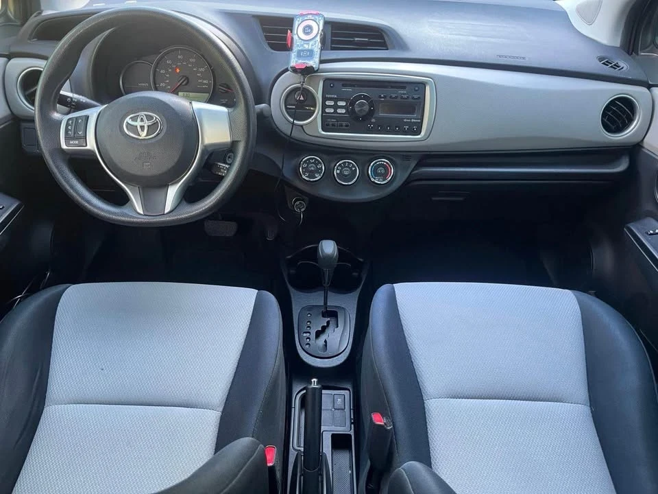 2014 Toyota Yaris - Image 13 of 14