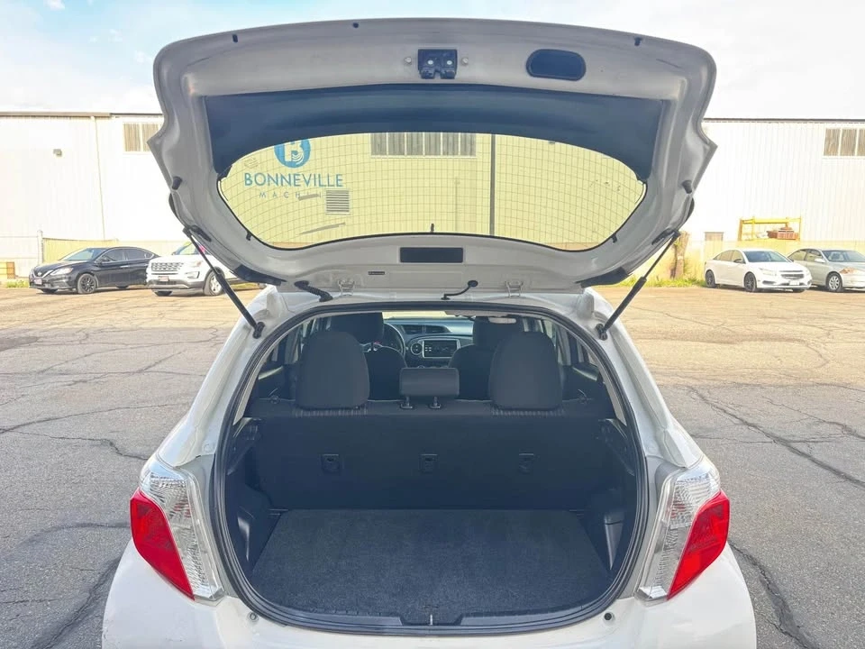 2014 Toyota Yaris - Image 13 of 14