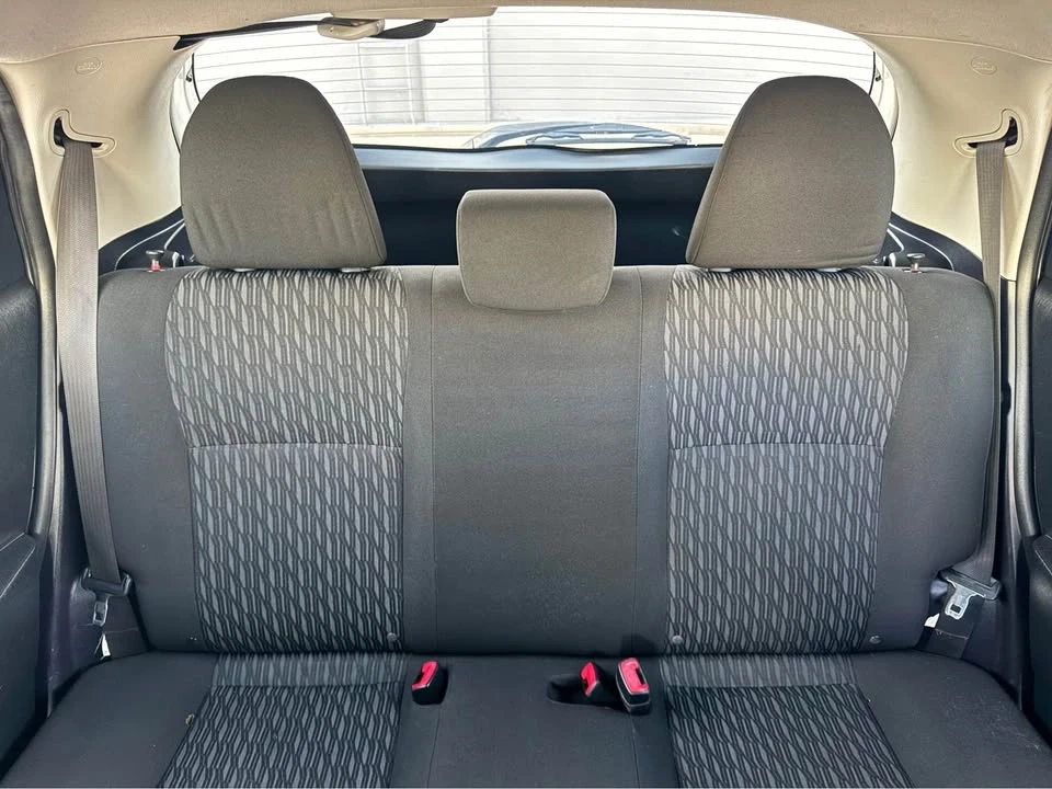 2014 Toyota Yaris - Image 10 of 14