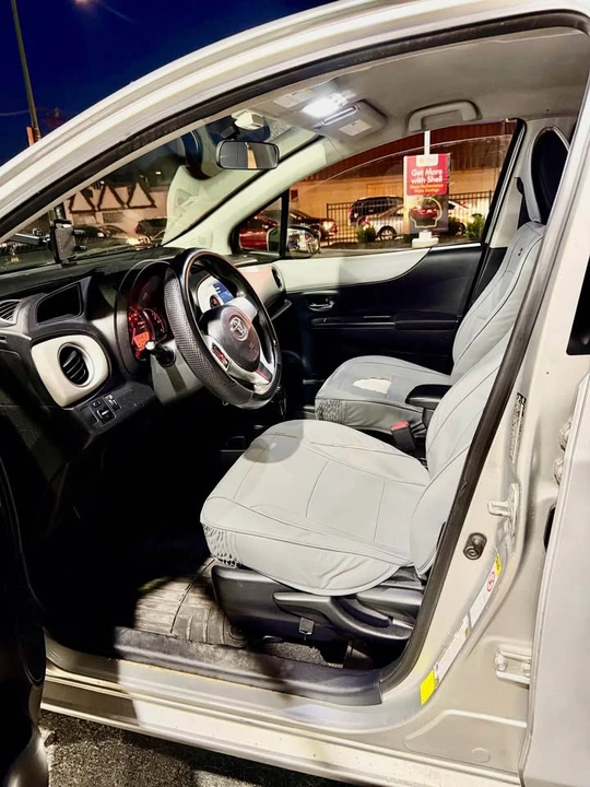 2014 Toyota Yaris - Image 7 of 11