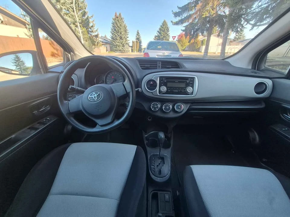 2014 Toyota Yaris - Image 7 of 9