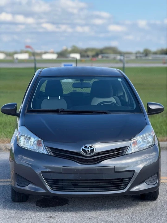 2014 Toyota Yaris - Image 2 of 12
