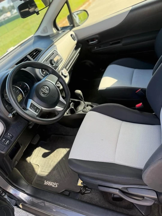 2014 Toyota Yaris - Image 8 of 12