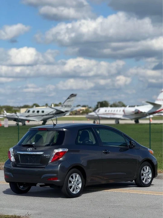 2014 Toyota Yaris - Image 6 of 12
