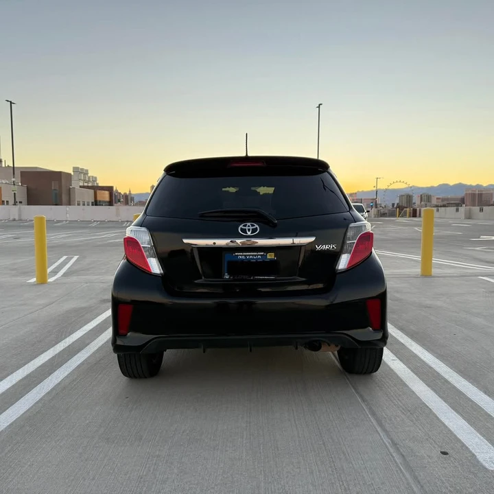 2014 Toyota Yaris - Image 5 of 11