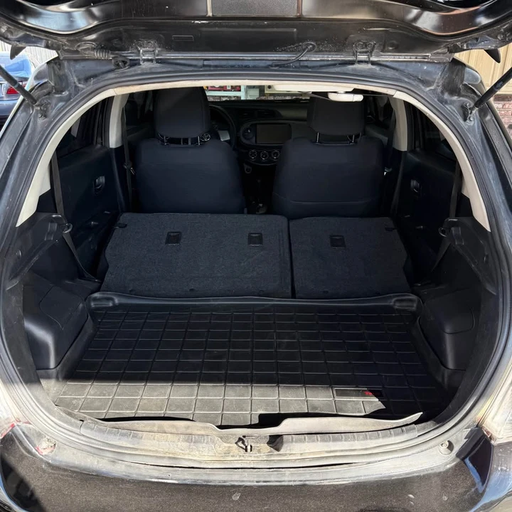 2014 Toyota Yaris - Image 8 of 11