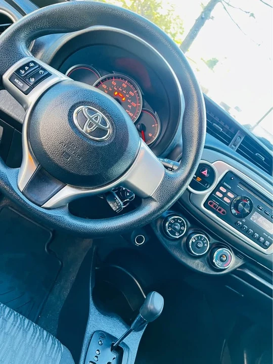 2014 Toyota Yaris - Image 7 of 14