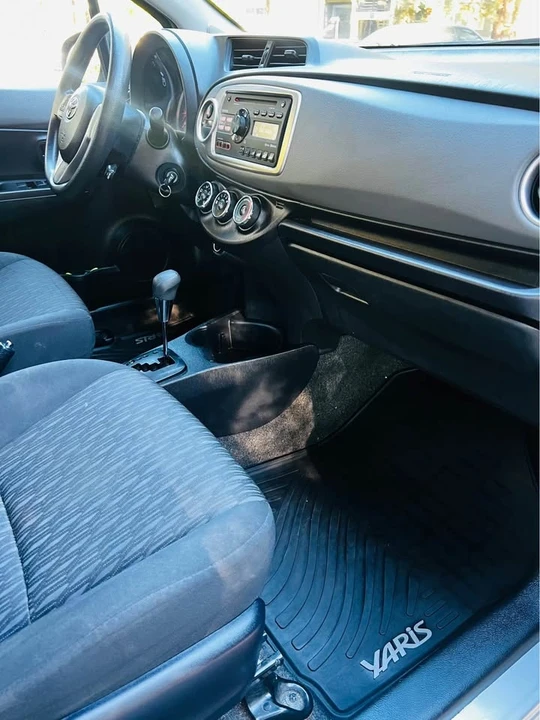 2014 Toyota Yaris - Image 9 of 14