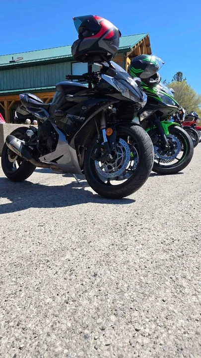 2014 Triumph Daytona - Image 3 of 7