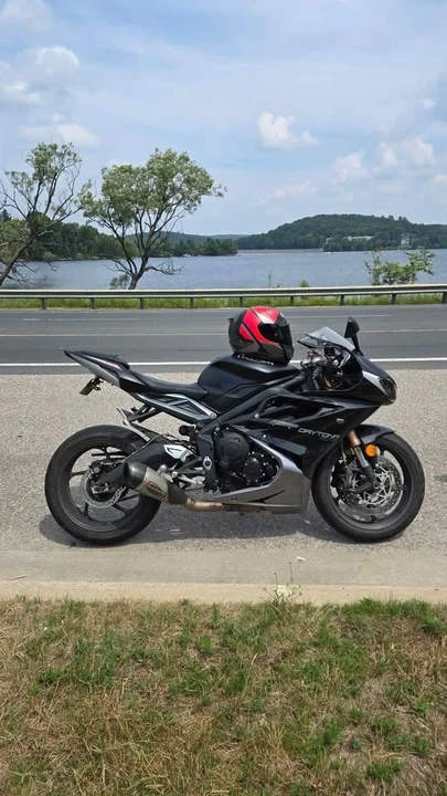 2014 Triumph Daytona - Image 2 of 7