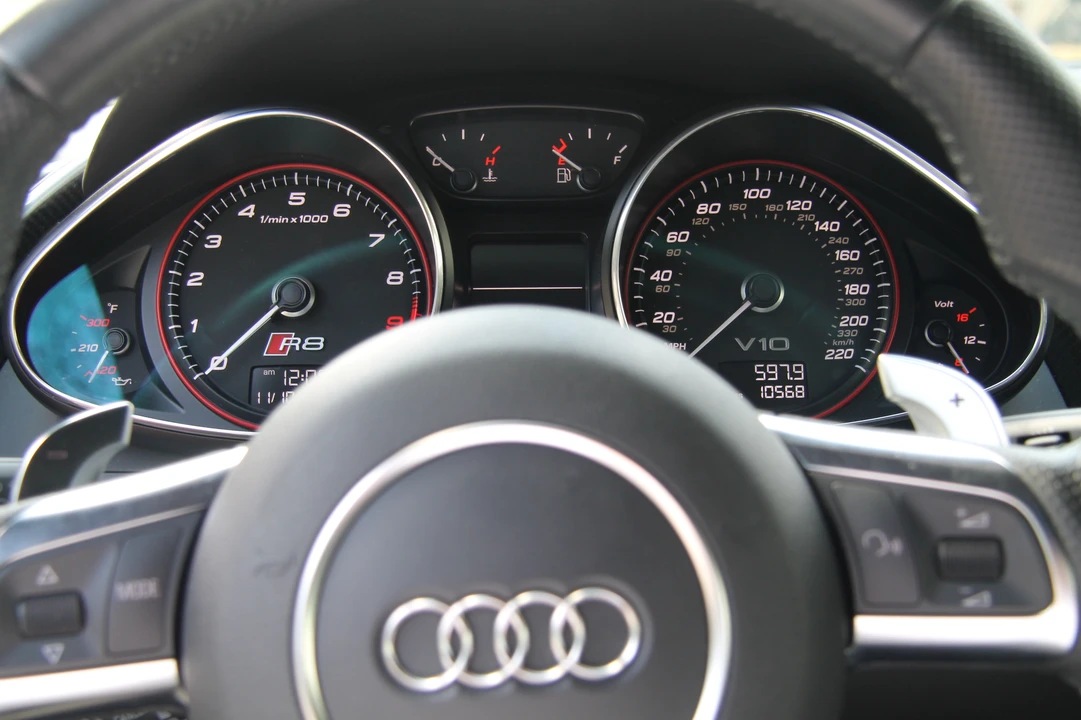 2014 Audi 42 R8 - Image 11 of 20