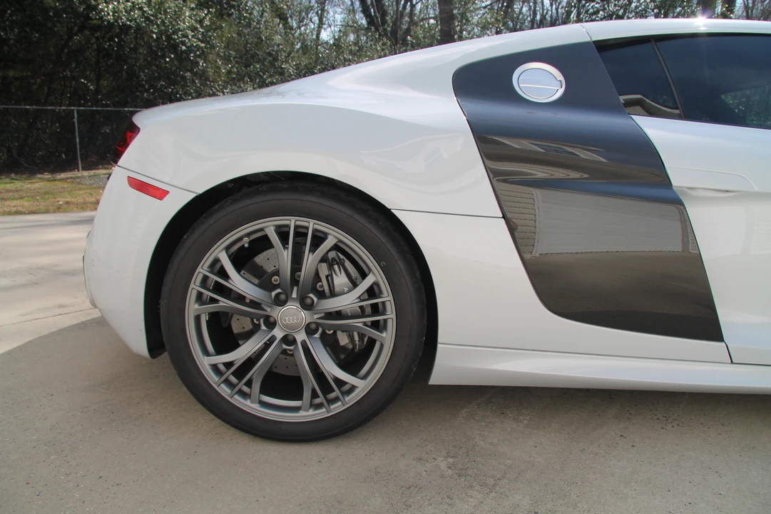 2014 Audi 42 R8 - Image 8 of 20