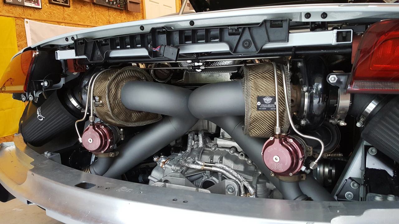 2014 Audi 42 R8 - Image 2 of 20