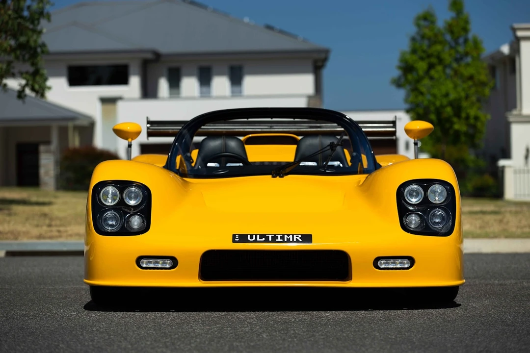 2014 Ultima - Image 2 of 21