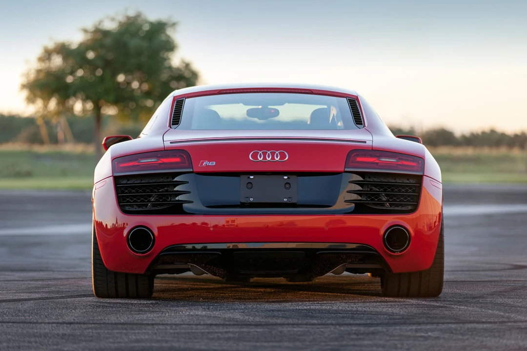 2014 Audi 42 R8 - Image 8 of 11