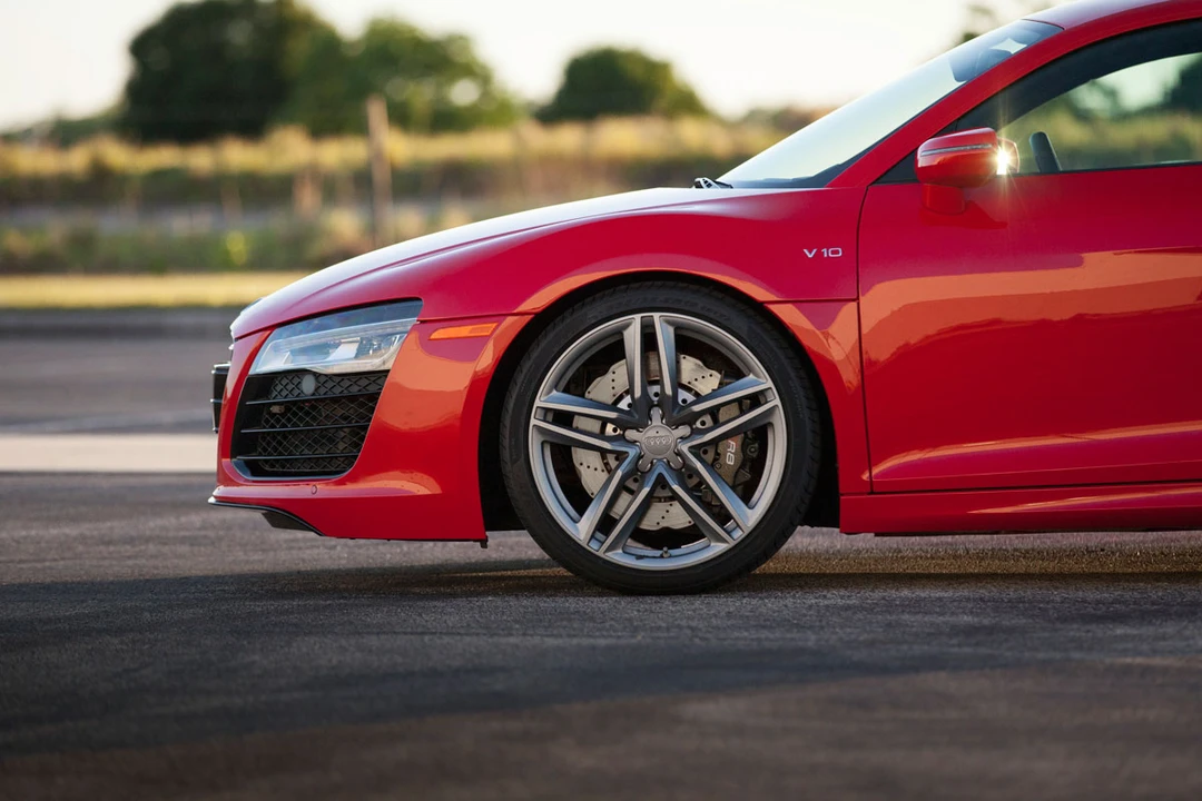 2014 Audi 42 R8 - Image 9 of 11