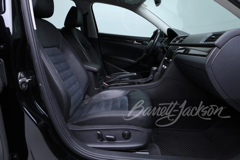 2014 Volkswagen Passat - Image 15 of 17