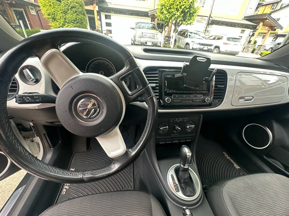 2014 Volkswagen A5 Beetle - Image 3 of 22