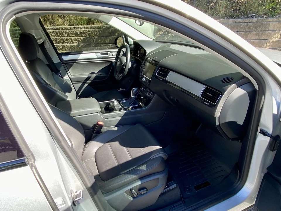 2014 Volkswagen Touareg - Image 14 of 15