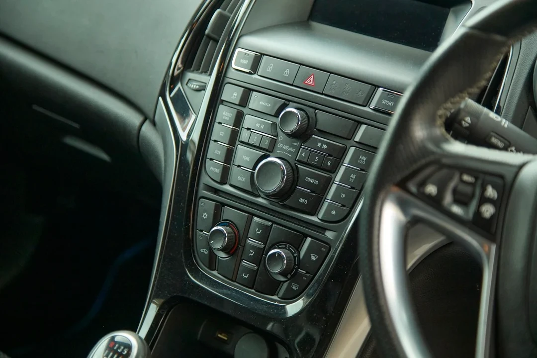 2014 Vauxhall - Image 24 of 31