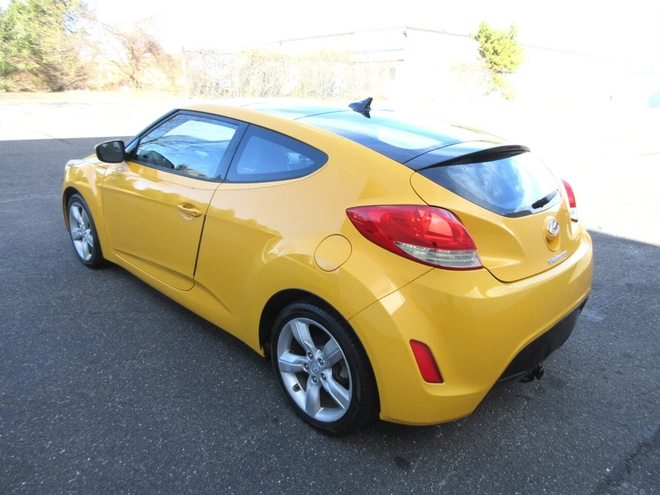 2014 Hyundai Veloster - Image 18 of 21