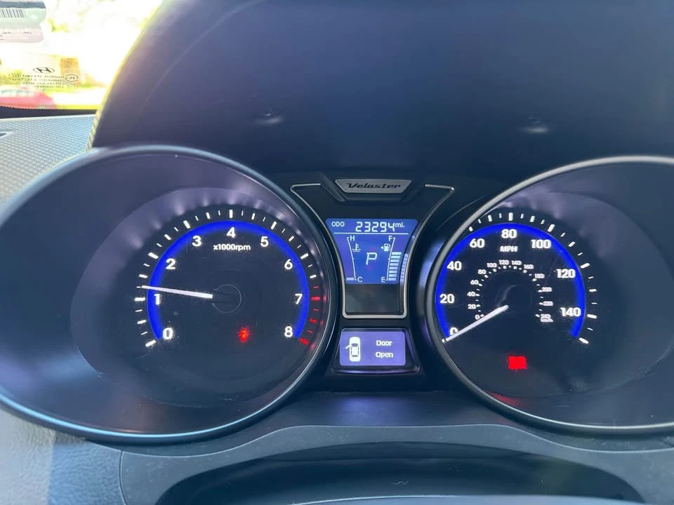 2014 Hyundai Veloster - Image 5 of 10