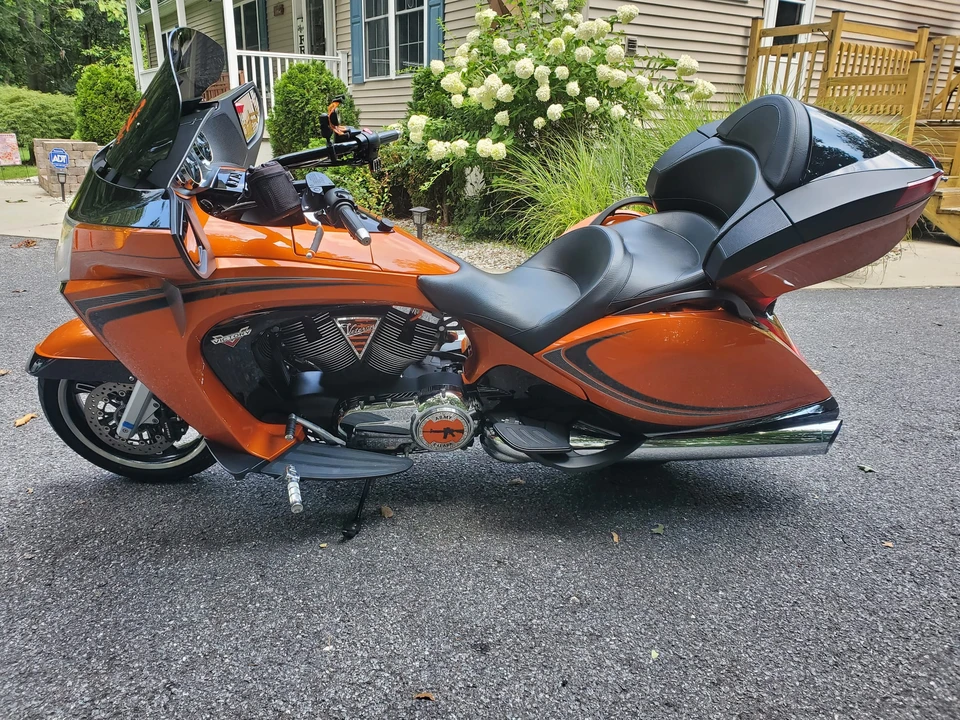 2014 - Image 11 of 31