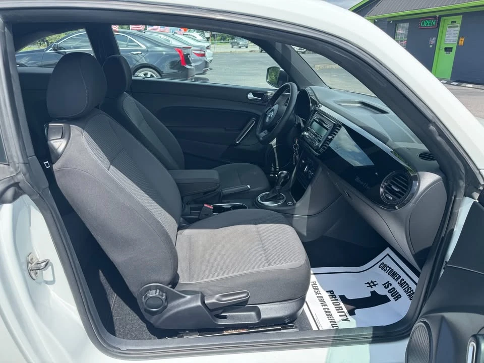 2014 Volkswagen A5 Beetle - Image 8 of 14