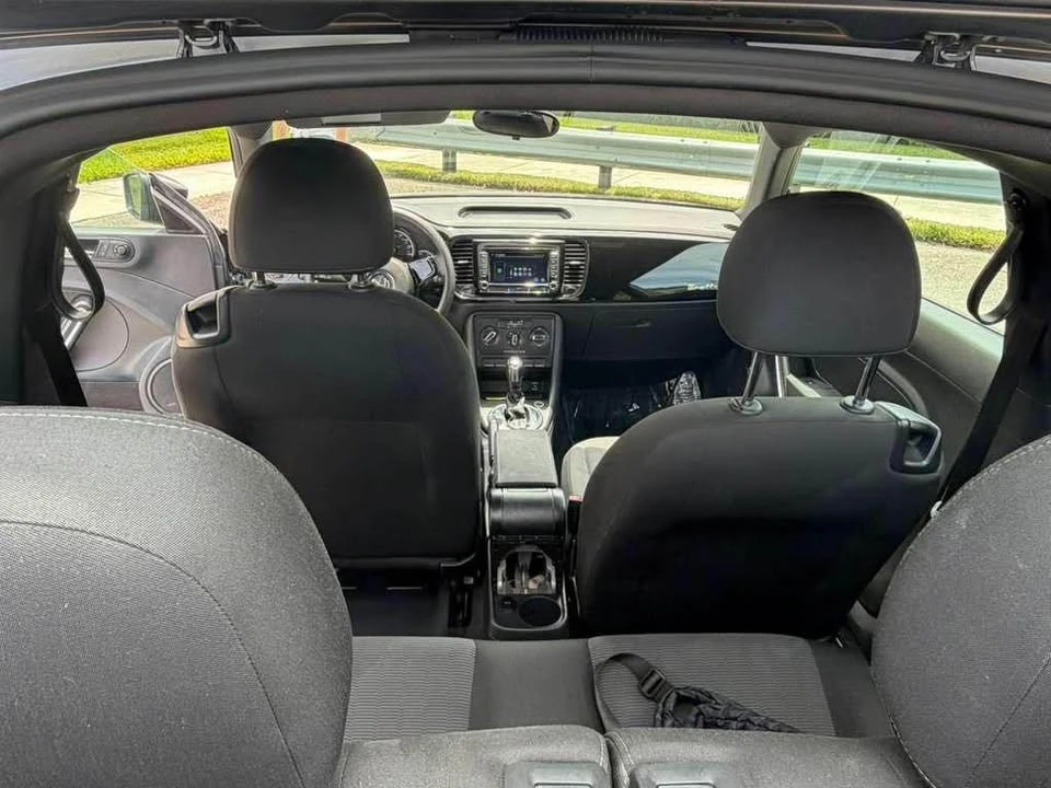 2014 Volkswagen A5 Beetle - Image 8 of 9