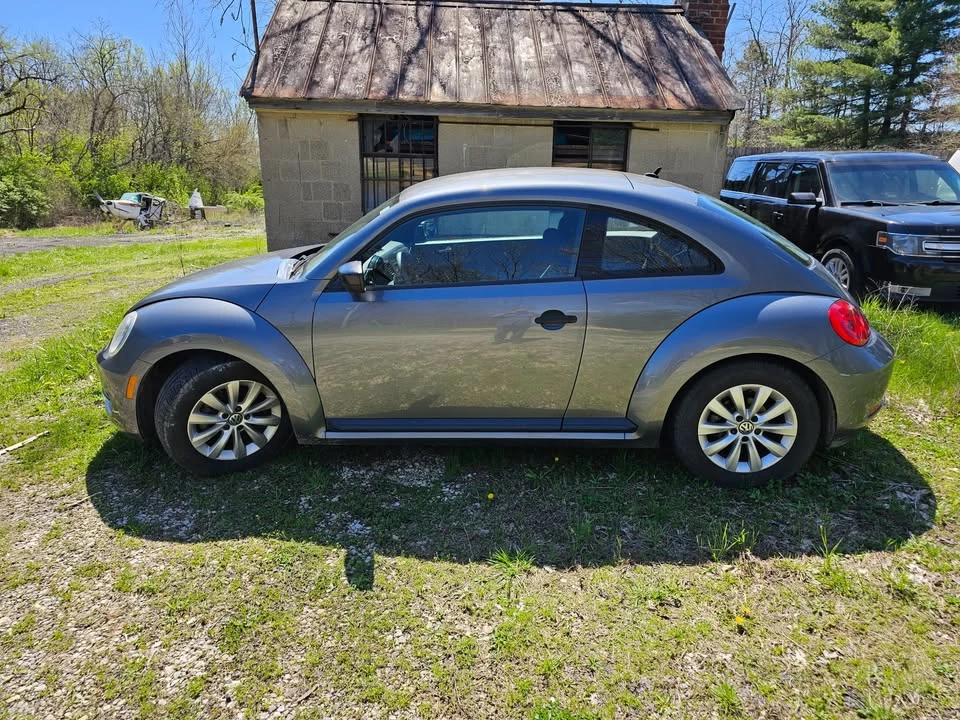 2014 Volkswagen A5 Beetle - Image 2 of 8