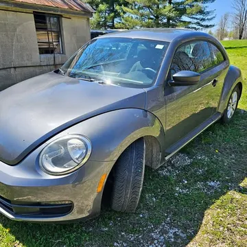 2014 Volkswagen Beetle 1.8T Classic Hatchback 2D