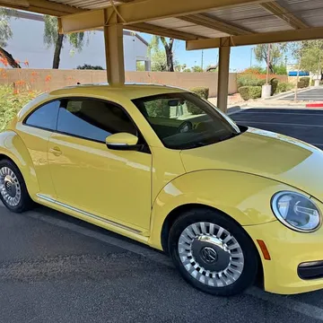 2014 Volkswagen Beetle 1.8T Classic Hatchback 2D