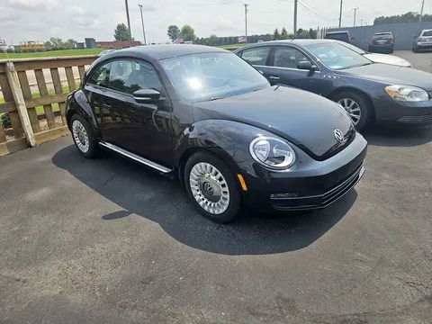 2014 Volkswagen Beetle 1.8T Classic Hatchback 2D