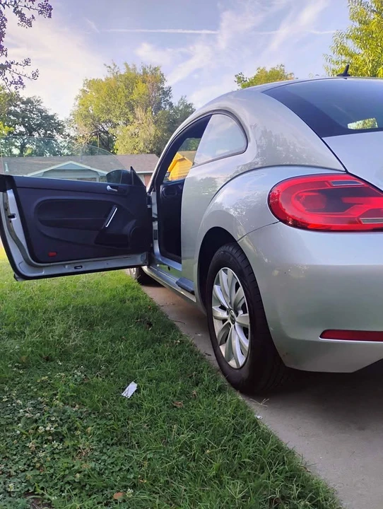 2014 Volkswagen A5 Beetle - Image 6 of 10