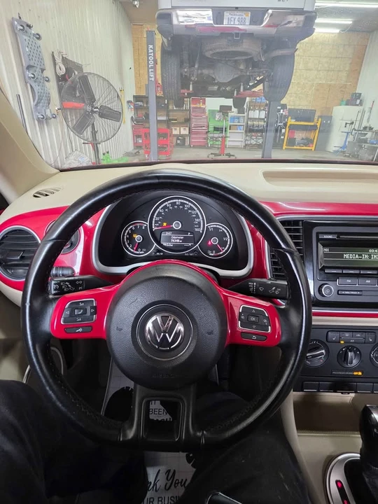 2014 Volkswagen A5 Beetle - Image 8 of 17
