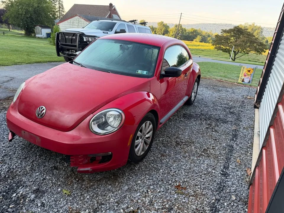 2014 Volkswagen A5 Beetle - Image 2 of 10