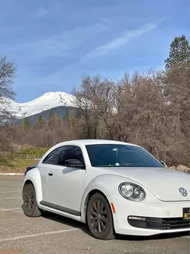 2014 Volkswagen Beetle 1.8T Hatchback 2D