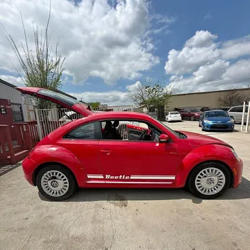 2014 Volkswagen Beetle 1.8T Hatchback 2D