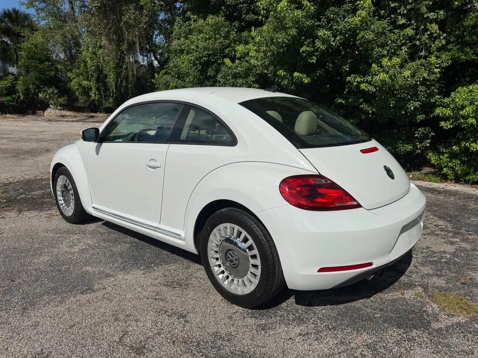 2014 Volkswagen A5 Beetle - Image 6 of 19