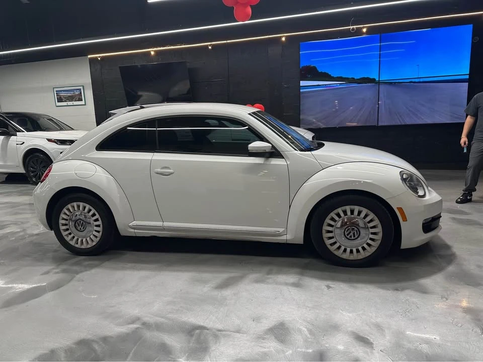 2014 Volkswagen A5 Beetle - Image 3 of 9
